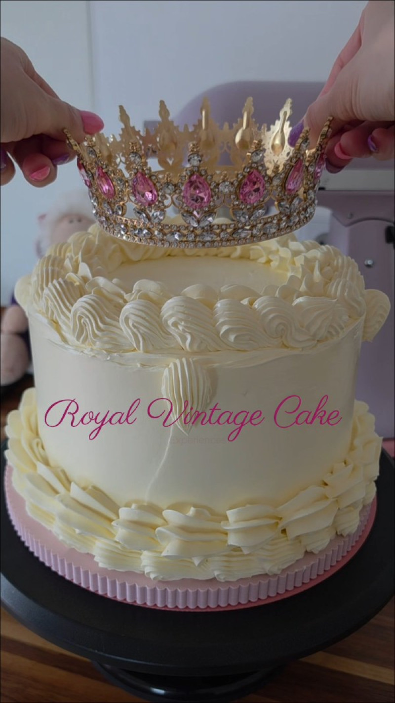 Royal Vintage Cake Experience