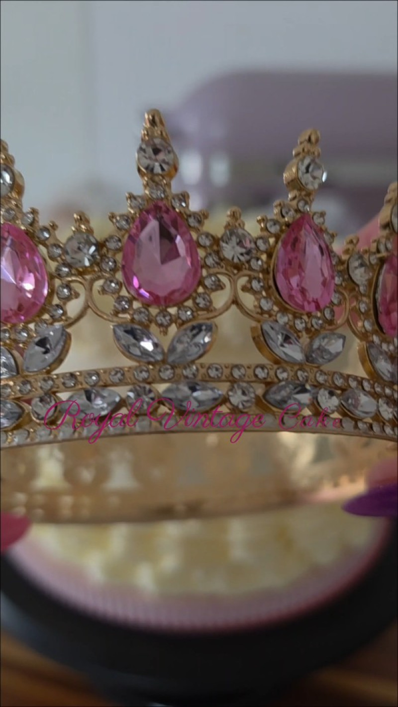 Royal Vintage Cake Experience